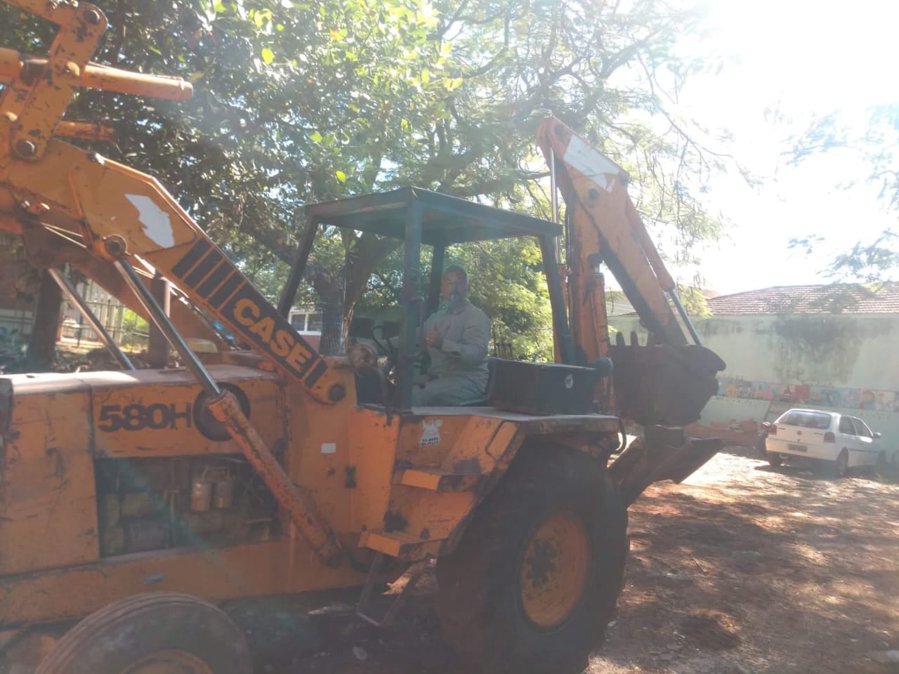 terraplanagem serviço na empresa demolidora abelhao formigao em ribeirao preto