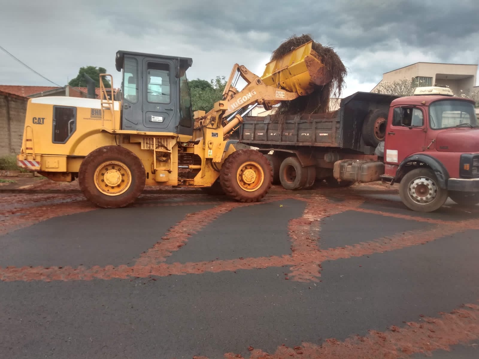 terraplanagem serviço na empresa demolidora abelhao formigao em ribeirao preto